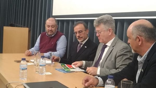 Delegação de Cooperativas do Brasil visitam a cidade do Porto.